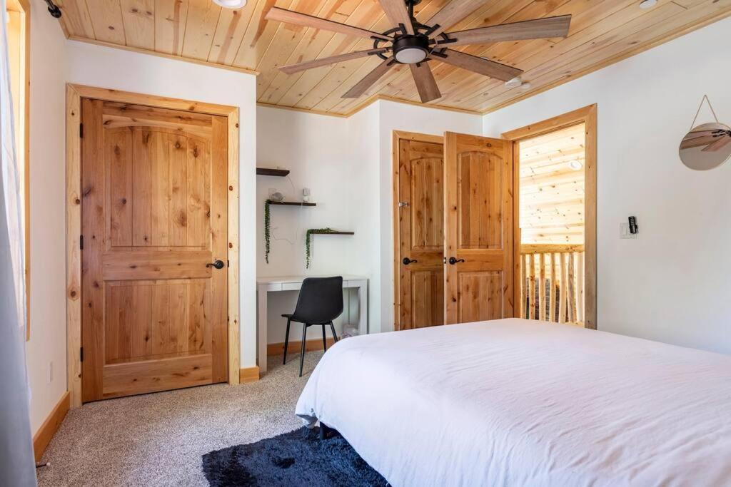 Modern Family Cabin Mins To Lake, Slopes & Hikes Big Bear City Eksteriør billede