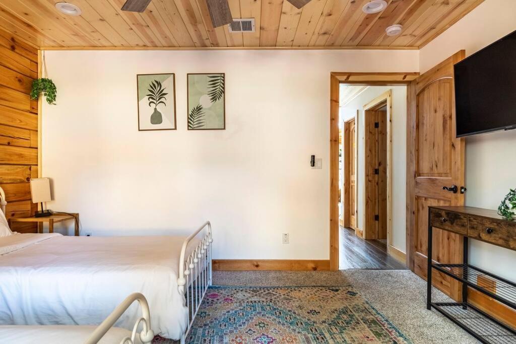 Modern Family Cabin Mins To Lake, Slopes & Hikes Big Bear City Eksteriør billede