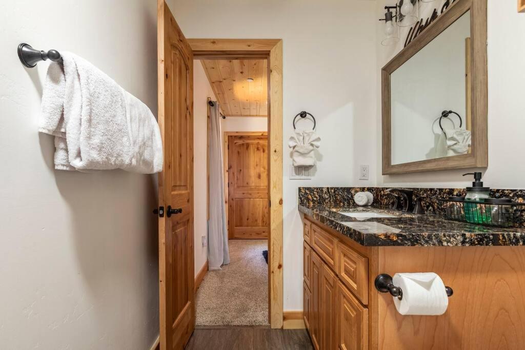 Modern Family Cabin Mins To Lake, Slopes & Hikes Big Bear City Eksteriør billede