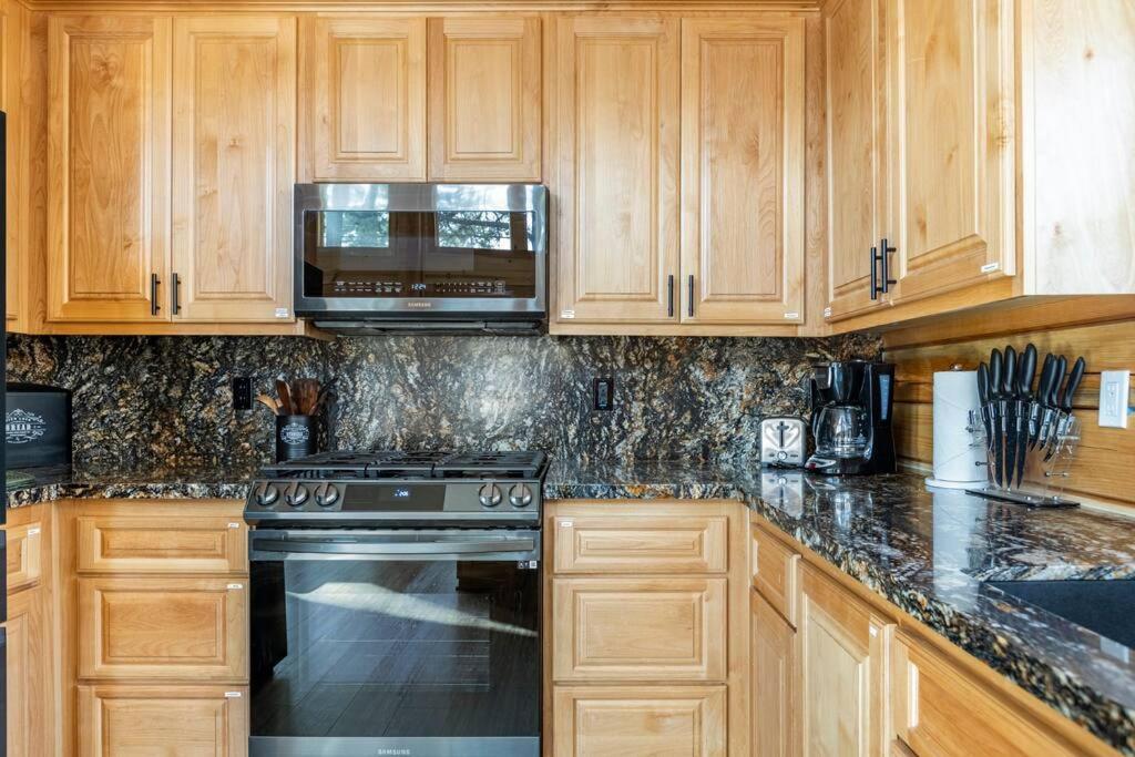 Modern Family Cabin Mins To Lake, Slopes & Hikes Big Bear City Eksteriør billede